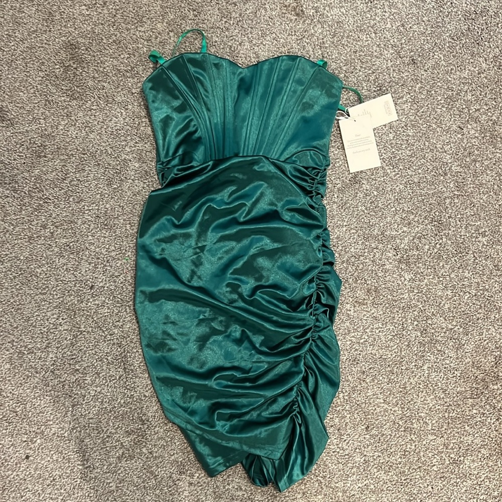 Green Asymmetrical Ruched Bodycon Mini Dress - Picture 4 of 5